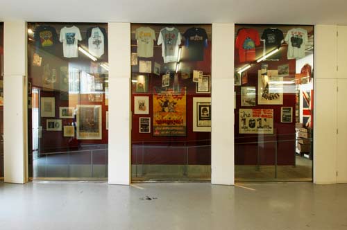 Rock & Roll Public Library: preparing the exhibition